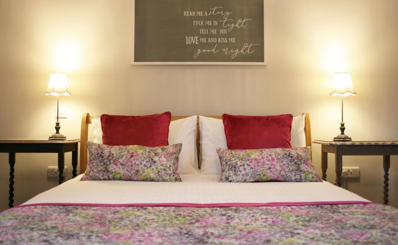 The Cross At Croscombe Bed & Breakfast เวลส์ ภายนอก รูปภาพ